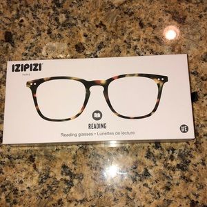 Reading glasses from Paris